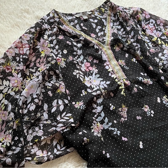 Valerie Stevens Polka Dot Floral Printed Bell Sleeve Blouse - Picture 4 of 11